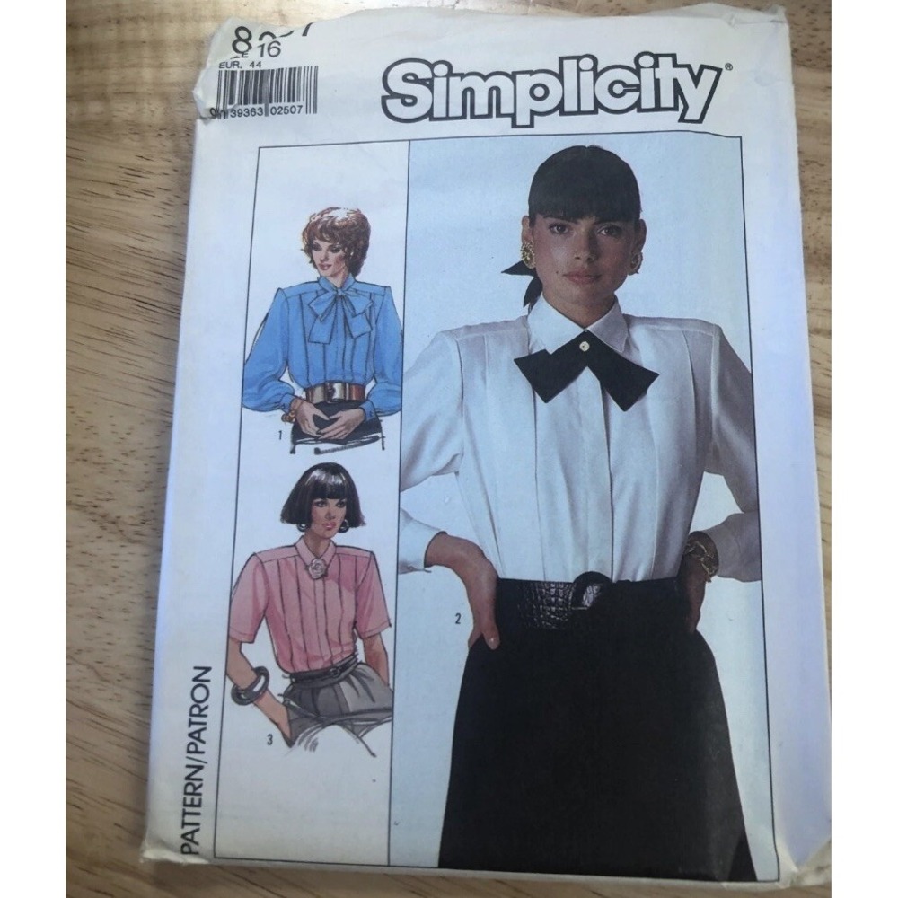 Simplicity 8237 Vintage Sewing pattern, Misses blouses, 3 views, Size 16 UNCUT